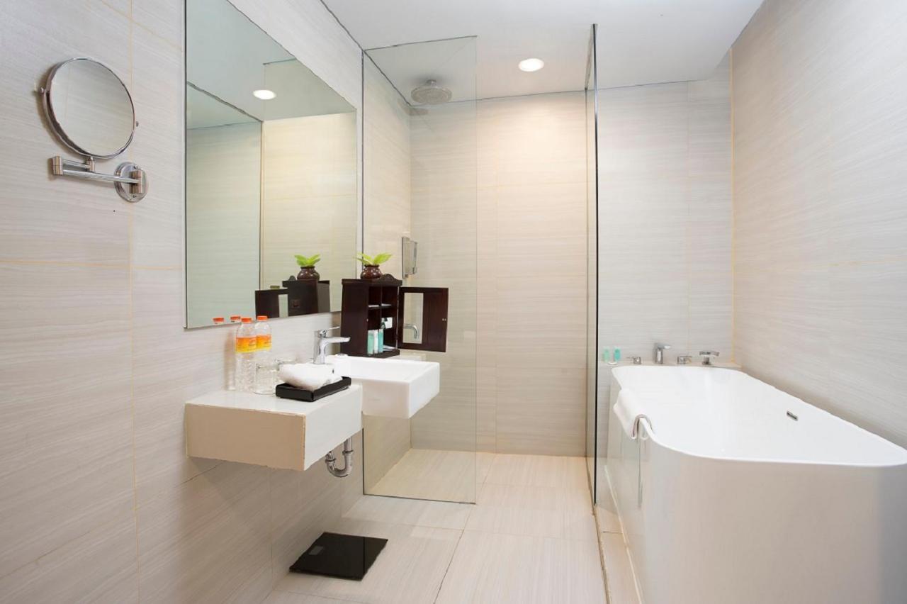 Khas Gresik Hotel Екстериор снимка