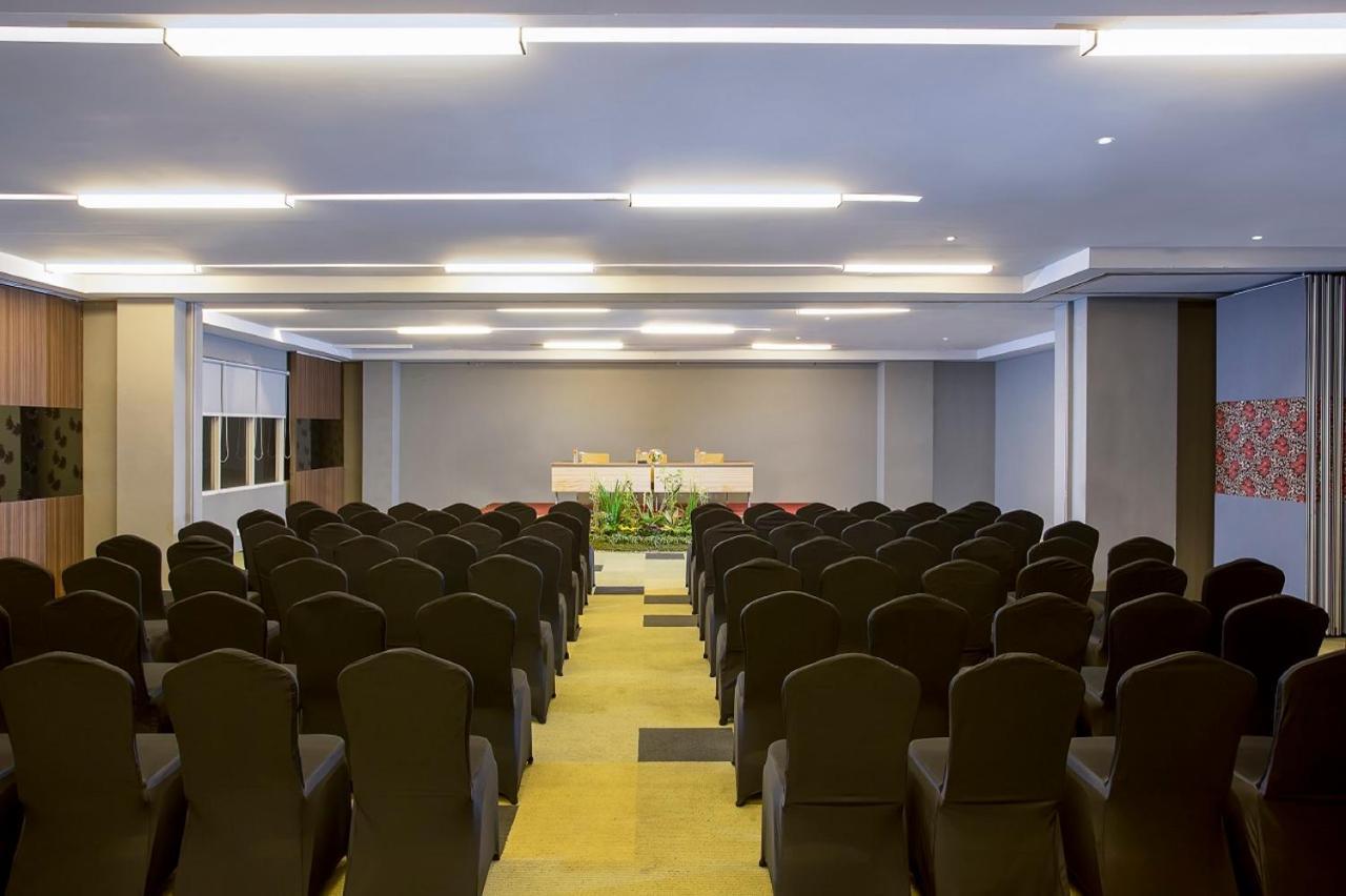 Khas Gresik Hotel Екстериор снимка