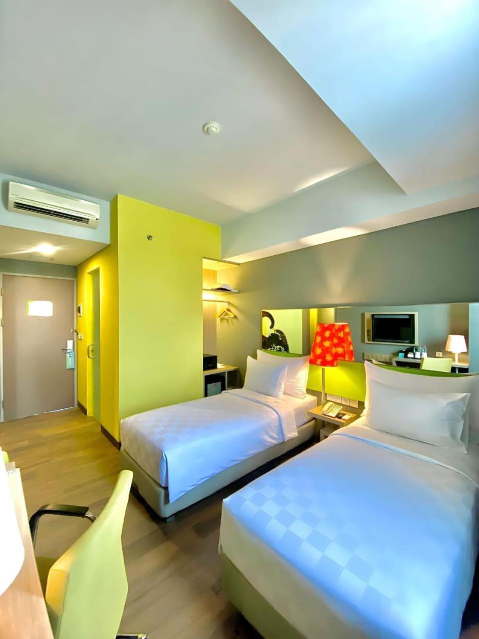 Khas Gresik Hotel Екстериор снимка