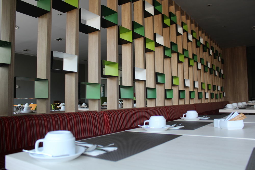 Khas Gresik Hotel Екстериор снимка
